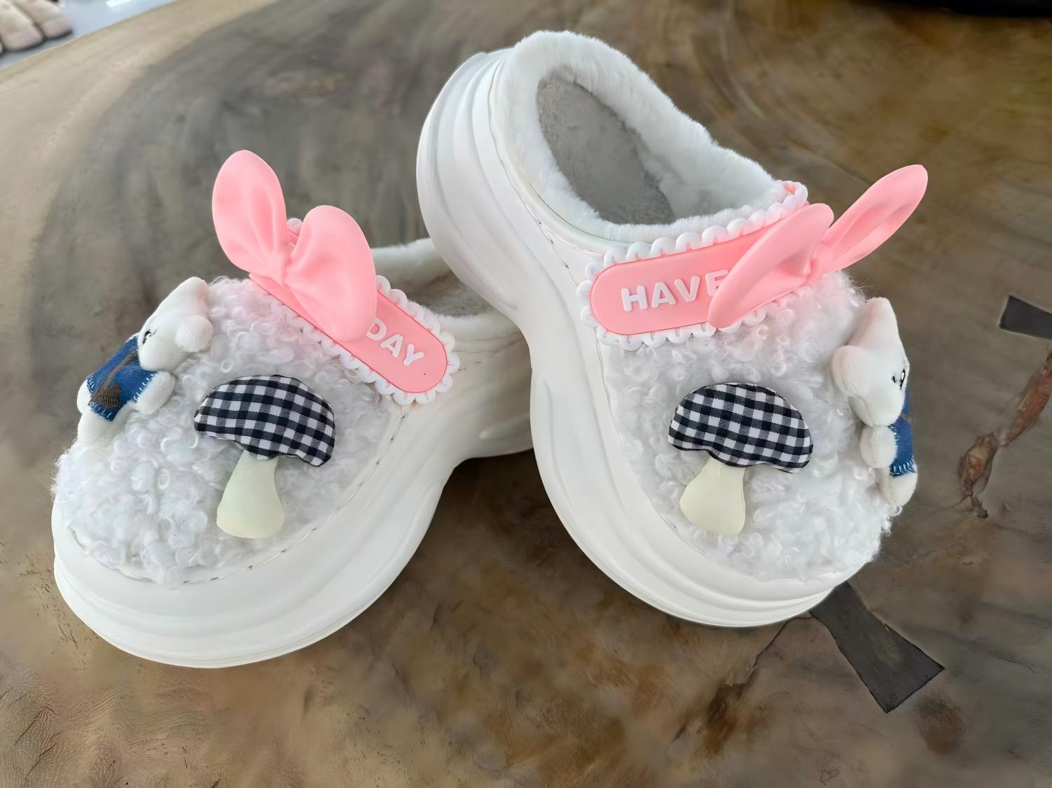 How Do Cute Plush Clausa-toe Cotton Slippers Fit Daily Home Comfort Needs?