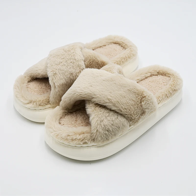 Crux-cut bombicis Slippers